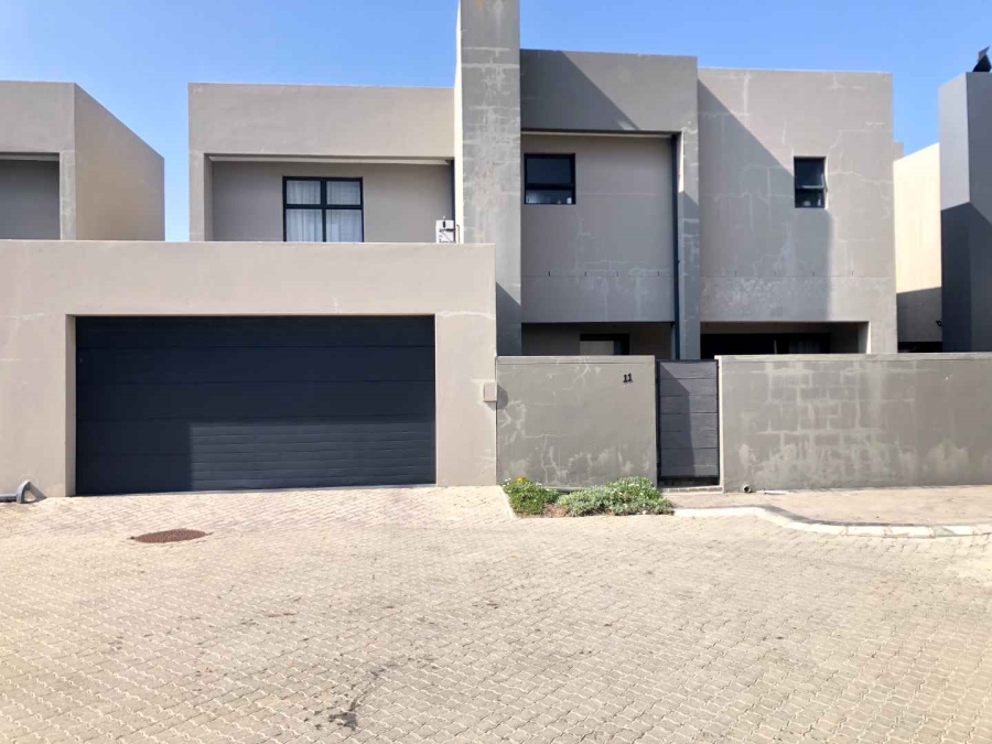 To Let 3 Bedroom Property for Rent in Sandown Western Cape